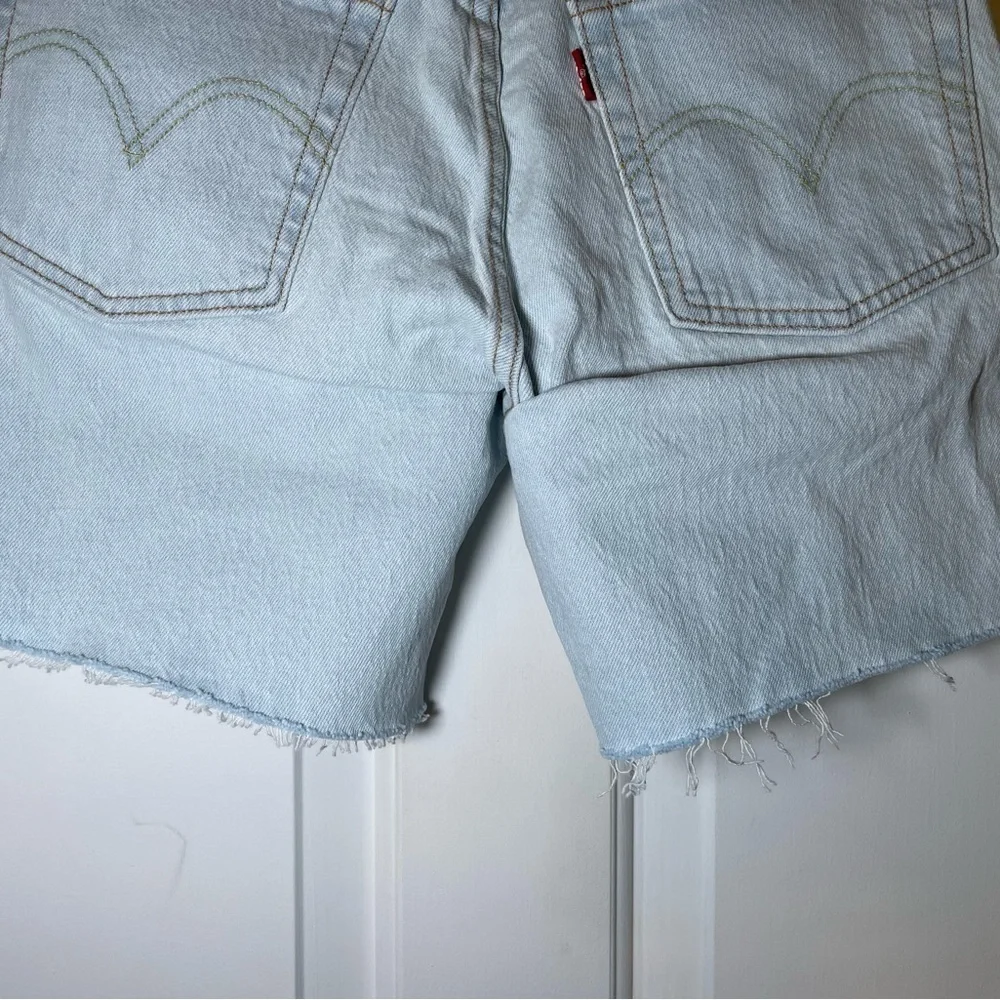 Levi’s Premium 501 Woman’s Denim Shorts size 24 Light Wash High Rise Cut Offs
